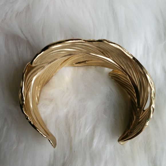 Stella & Dot Cuff Bracelet Gold Tone Metal Leaf Wrap - Picture 10 of 16